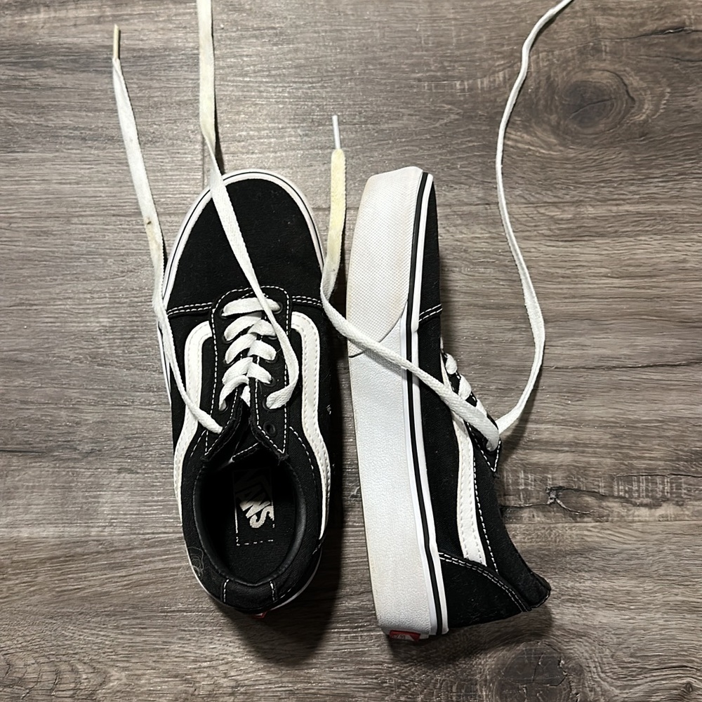 Vans like new platform size 2